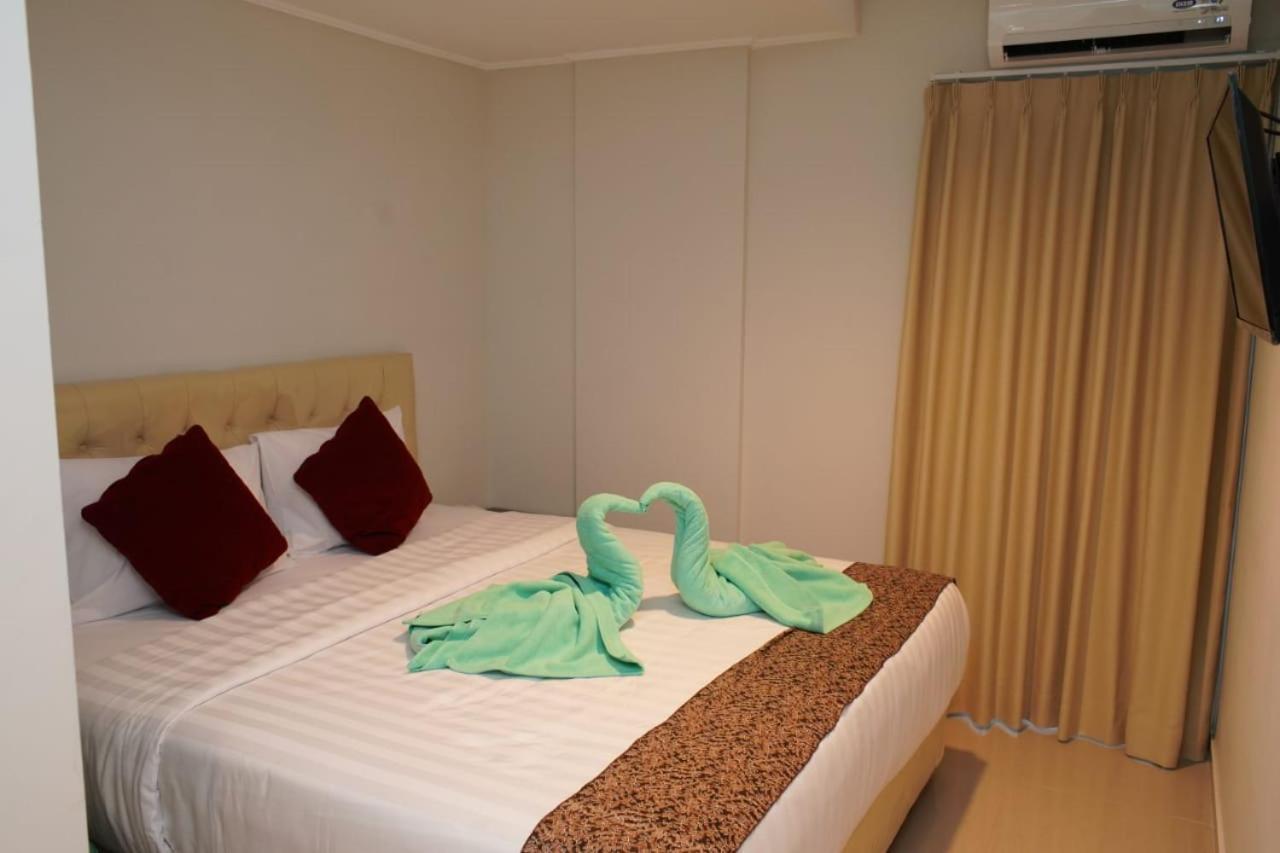Aruuman Hotel Simpanglima Semarang Exterior foto