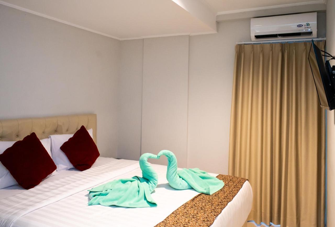Aruuman Hotel Simpanglima Semarang Exterior foto